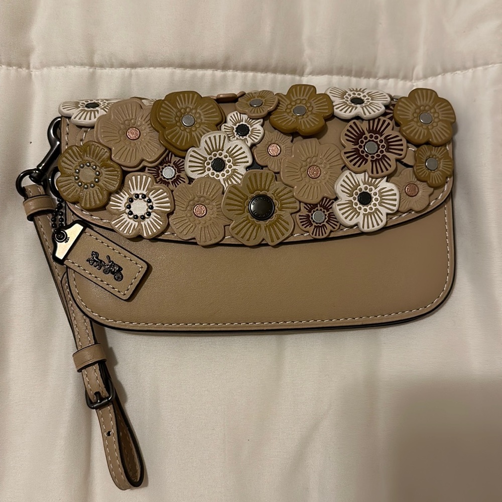 Coach 1941 Tea Rose Wristlet